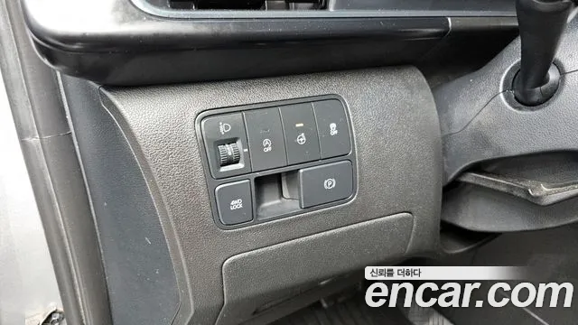 Hyundai Staria 2022 thumb 8