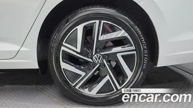 Volkswagen Jetta 2023 thumb 11