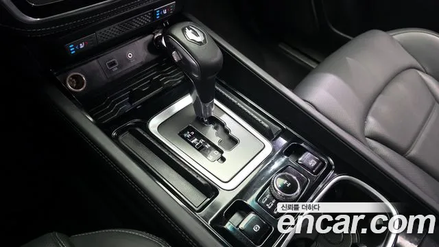 KGM Rexton 2019 thumb 9
