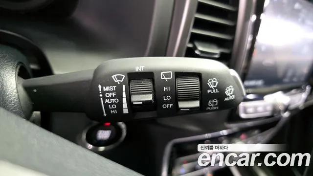 KGM Rexton 2019 thumb 11