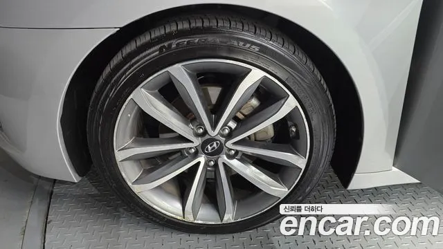Hyundai i40 2014 thumb 6