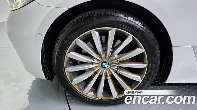BMW 6 серии Gran Turismo 2023 thumb 11