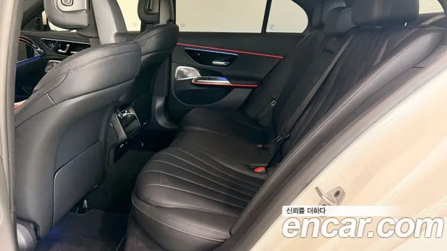 Mercedes-Benz E-Class 2024 thumb 8