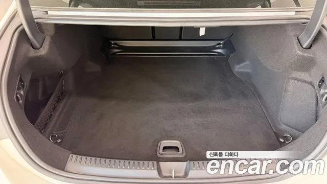 Mercedes-Benz E-Class 2024 thumb 5