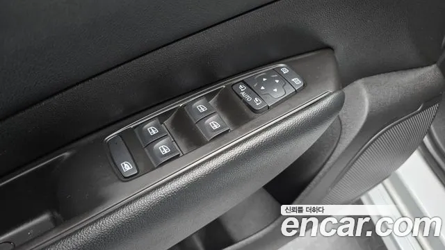 Renault SM6 2016 thumb 7