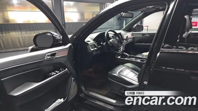 KGM Rexton 2017 thumb 12