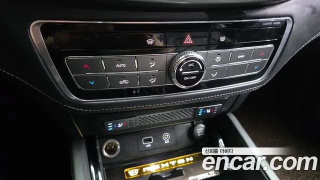 KGM Rexton 2017 thumb 5