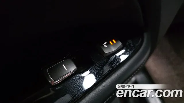 KGM Rexton 2017 thumb 3