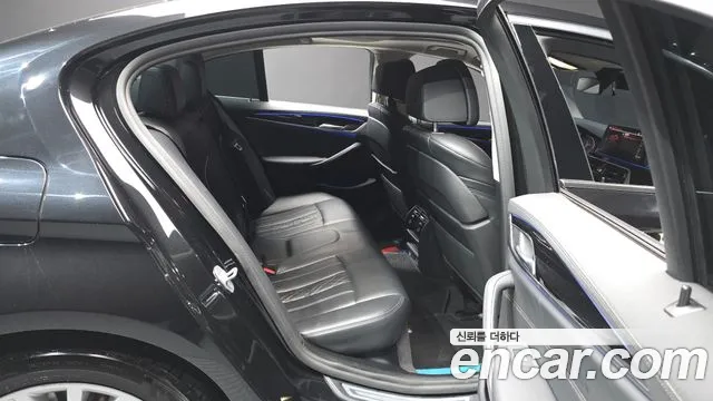 BMW 5 серии 2021 thumb 2