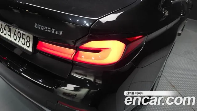 BMW 5 серии 2021 thumb 10