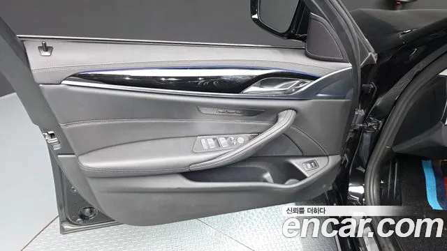 BMW 5 серии 2021 thumb 12