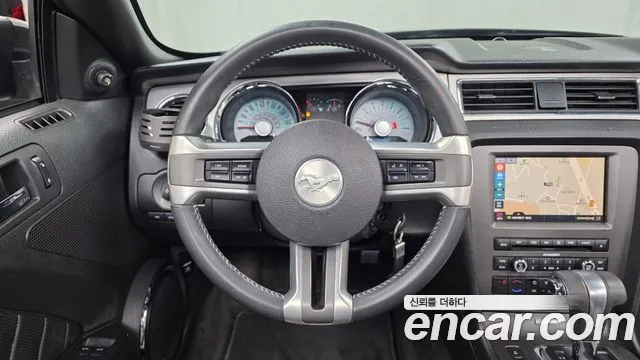 Ford Mustang 2011 thumb 5