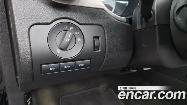 Ford Mustang 2011 thumb 11