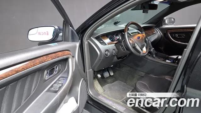 Ford Taurus 2015 thumb 9