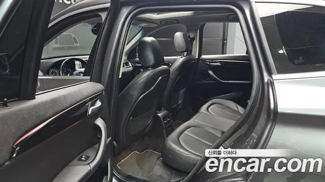 BMW X1 2022 thumb 3