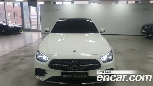 Mercedes-Benz E-Class 2022 thumb 11