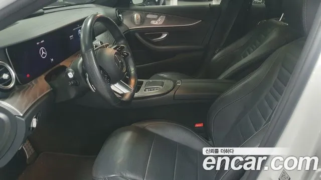 Mercedes-Benz E-Class 2022 thumb 6