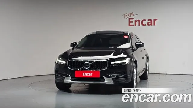 Volvo V90 Cross Country 2018 thumb 4