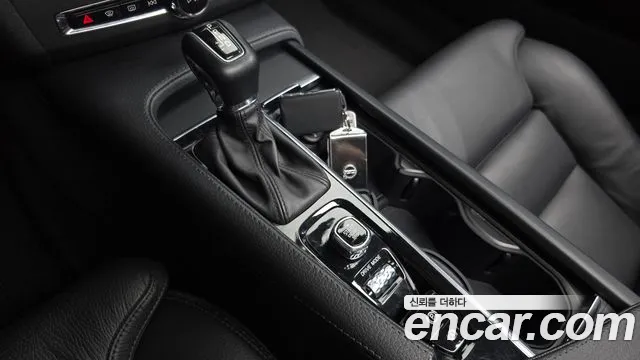 Volvo V90 Cross Country 2018 thumb 7