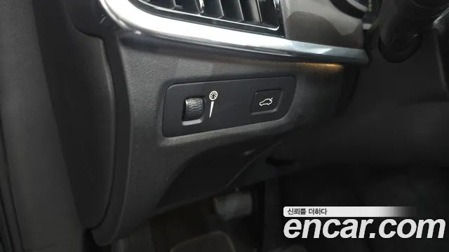 Volvo V90 Cross Country 2018 thumb 6
