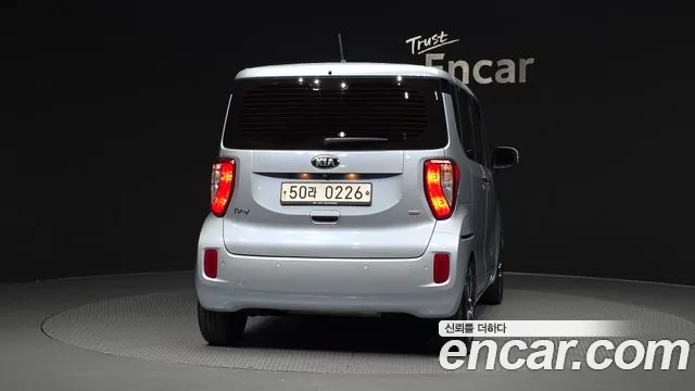 Kia Ray 2015 thumb 12