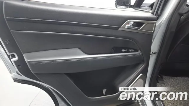 KGM Rexton 2018 thumb 6