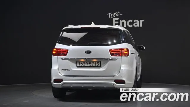 Kia Carnival 2018 thumb 4