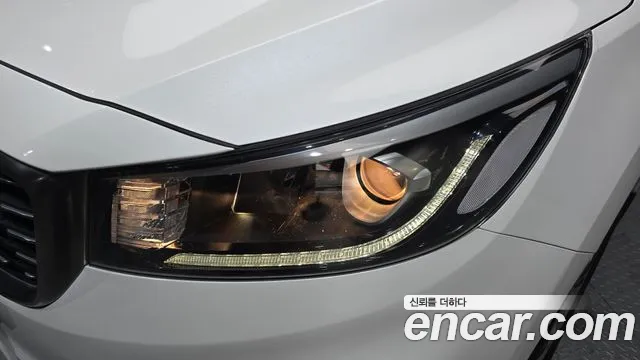 Kia Carnival 2018 thumb 11