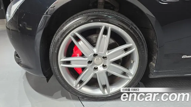 Maserati Quattroporte 2019 thumb 10