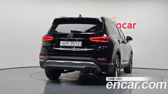 Hyundai Santa Fe 2018 thumb 8
