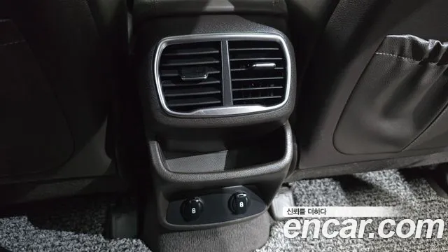 Hyundai Santa Fe 2018 thumb 6