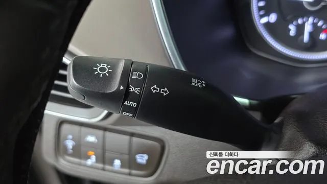 Hyundai Santa Fe 2018 thumb 2