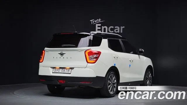 KGM Tivoli Air 2016 thumb 2
