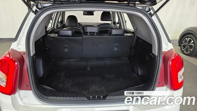 KGM Tivoli Air 2016 thumb 8