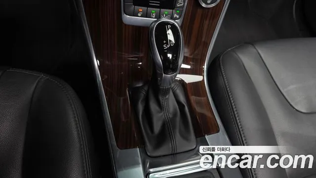 Volvo XC60 2015 thumb 6
