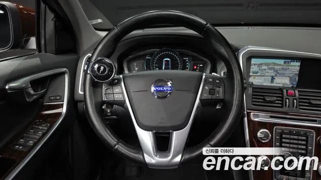 Volvo XC60 2015 thumb 10