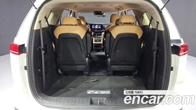 Kia Carnival 2022 thumb 3