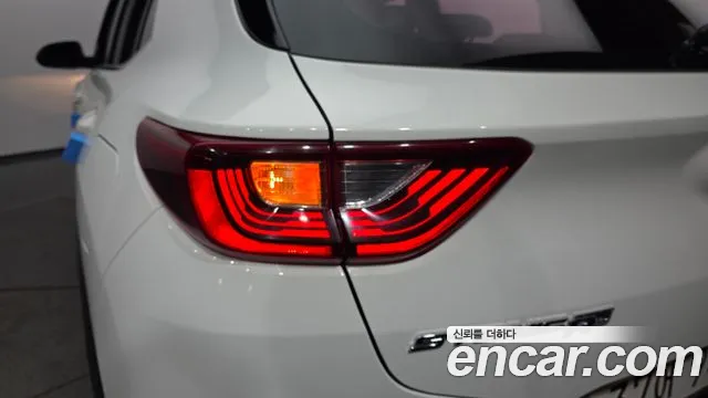 Kia Stonic 2017 thumb 12