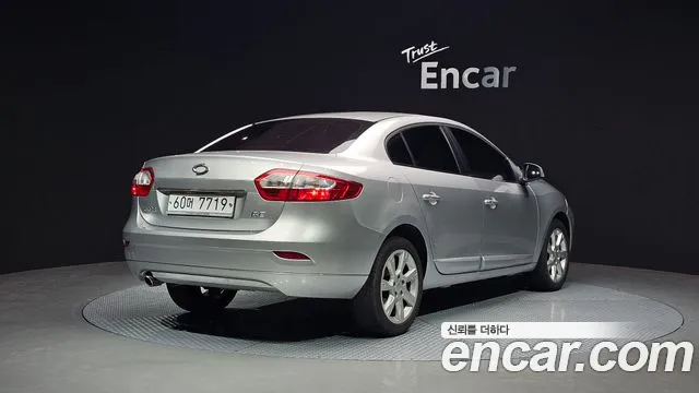 Renault SM3 2010 thumb 8