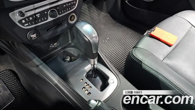 Renault SM3 2010 thumb 11