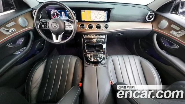 Mercedes-Benz E-Class 2018 thumb 3