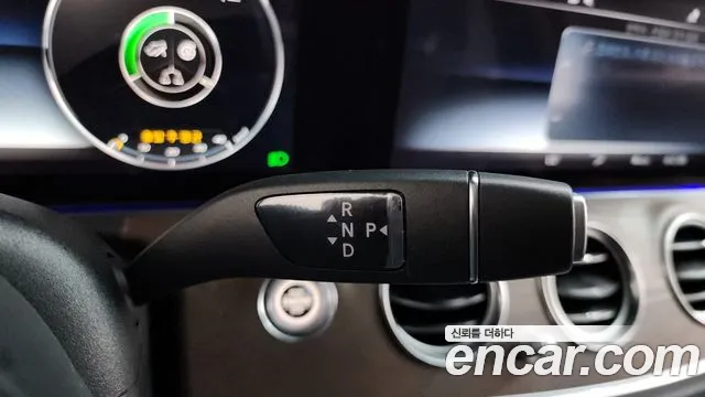 Mercedes-Benz E-Class 2018 thumb 6