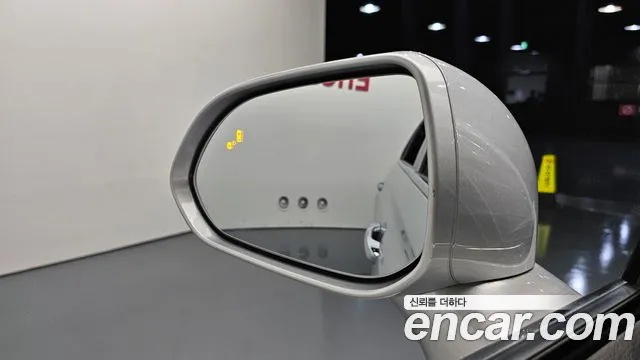 Genesis G90 2019 thumb 11