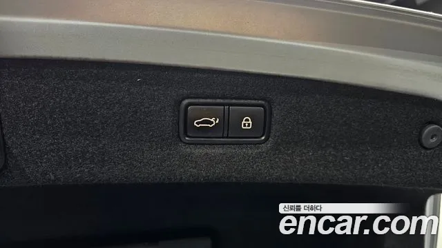 Genesis G90 2019 thumb 12