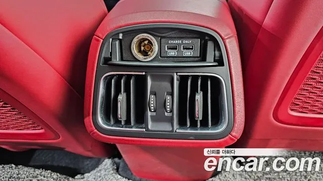 Maserati Levante 2019 thumb 12