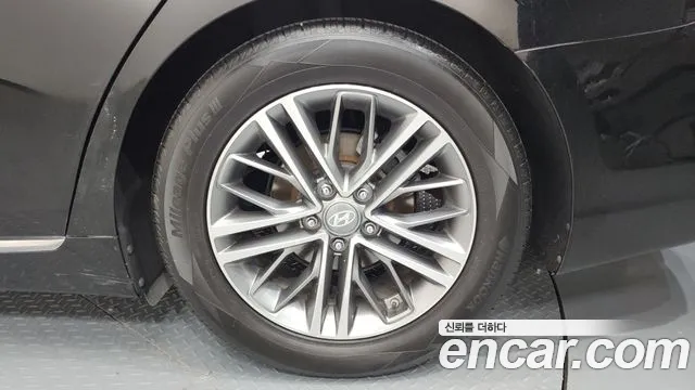 Hyundai Grandeur 2017 thumb 6