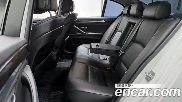 BMW 5 серии 2013 thumb 9