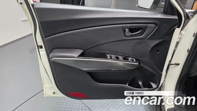 KGM Tivoli 2020 thumb 7