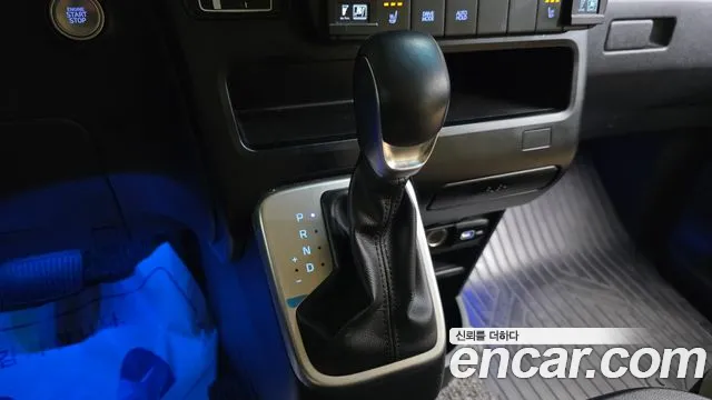 Hyundai Staria 2021 thumb 6