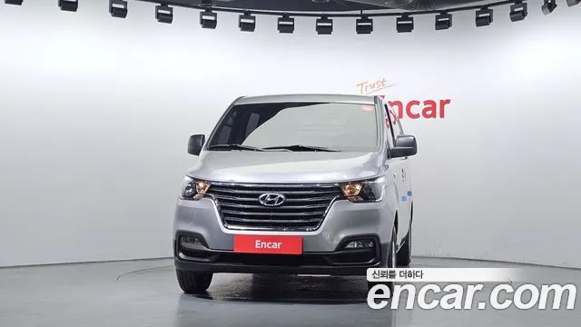 Hyundai Staria 2021 thumb 9